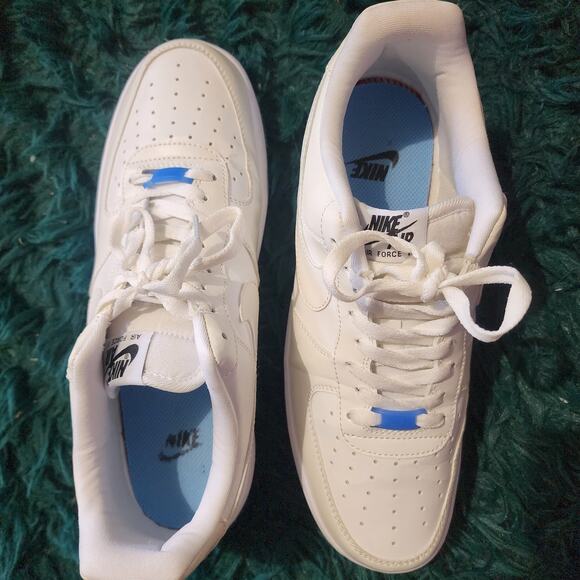 Nike Air Force 1 Low UV Reactive Color Change Shoes White Blue Glow Sole Size 11 - Picture 4 of 8